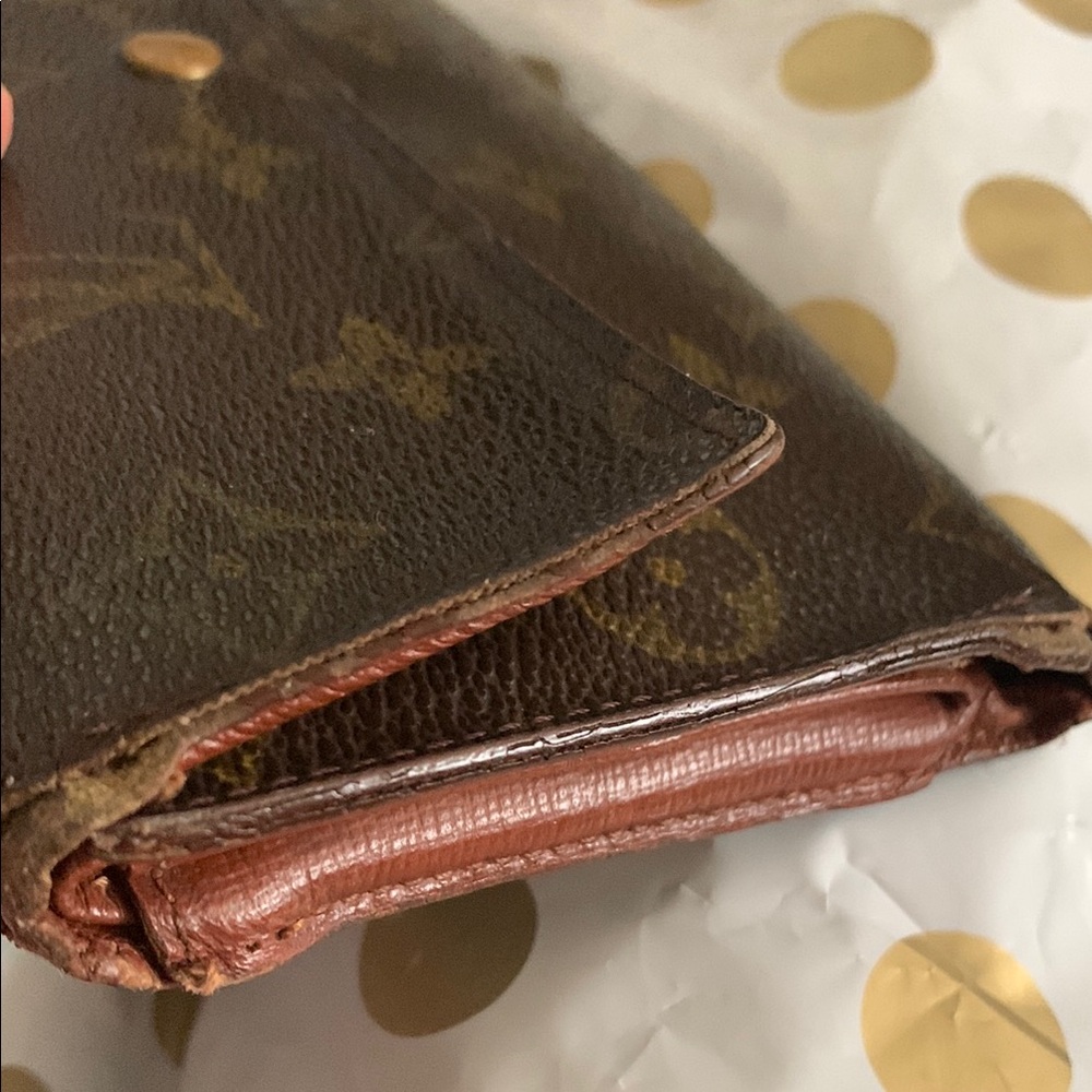 Authentic Vintage Louis Vuitton Brown Monogram Wallet - Picture 8 of 12